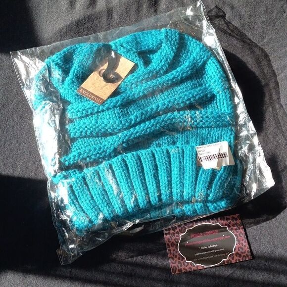 CC Beanie Slouch Teal  - Picture 1 of 1